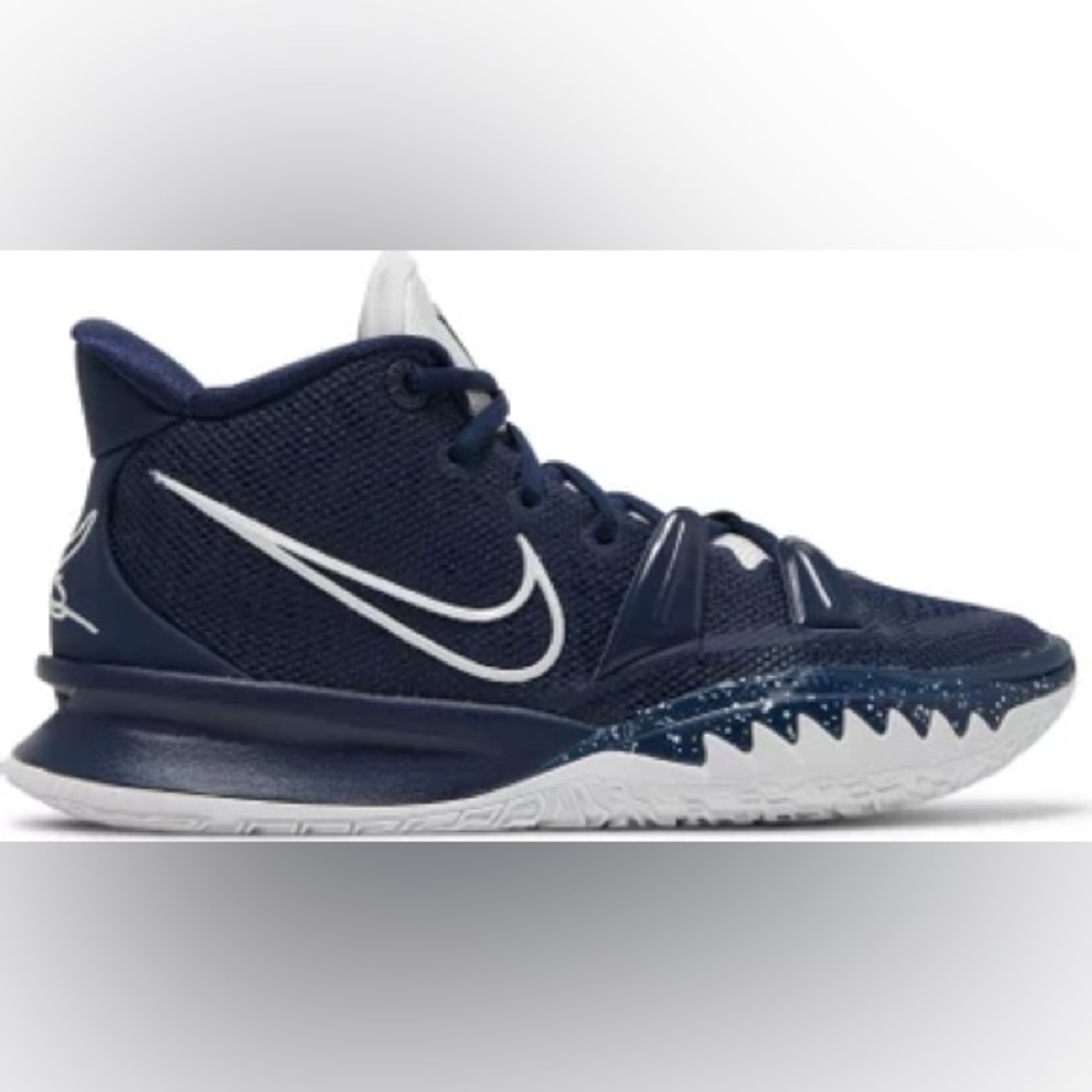 Nike Basketball Shoes - Kyrie 7s - Navy Blue (Rarely Worn)